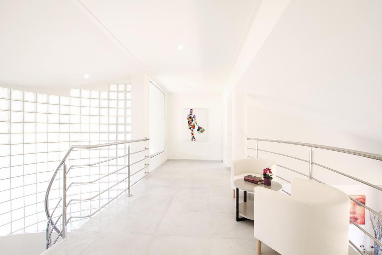 Modern Palmeras Villa