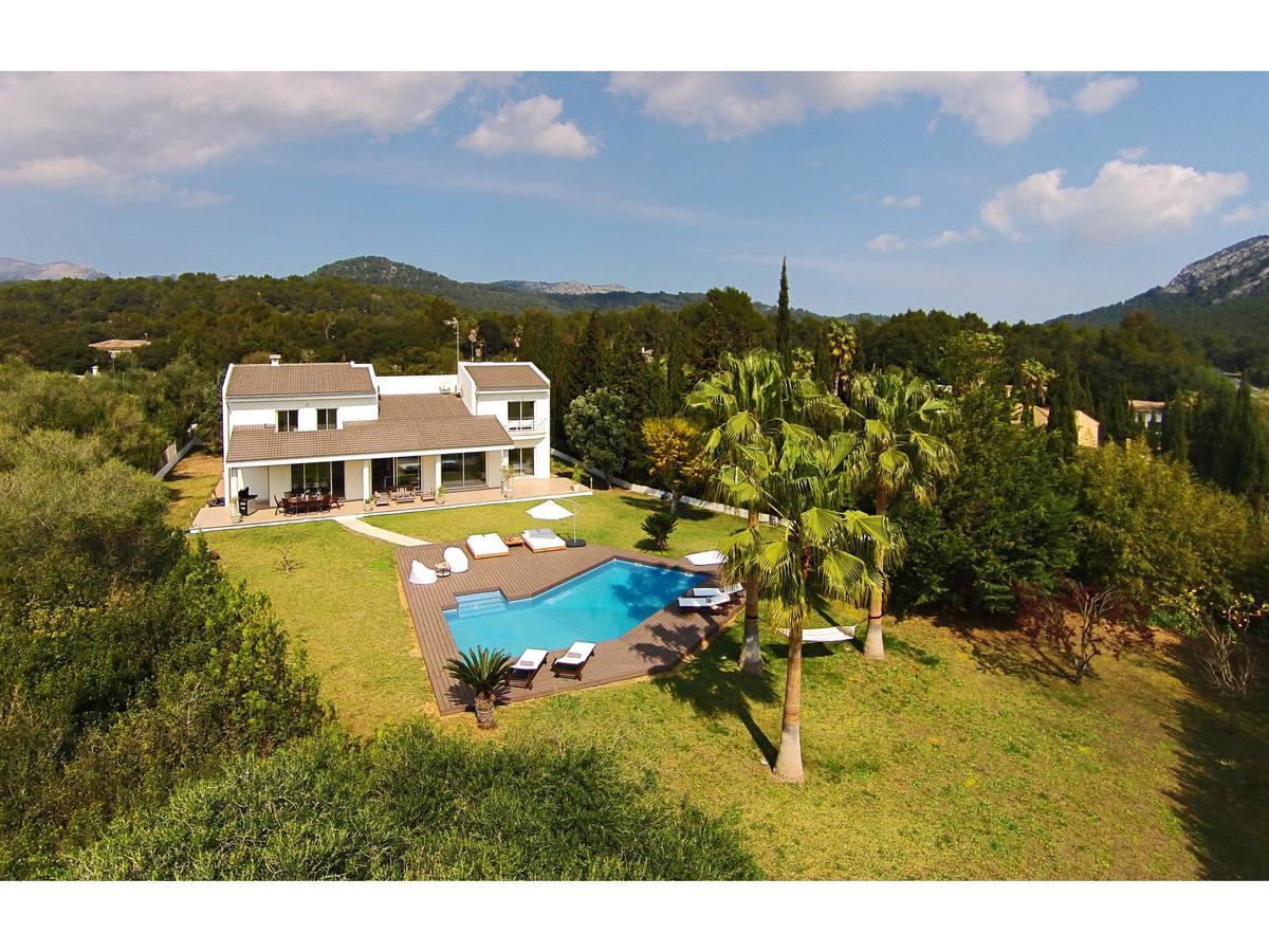 Modern Palmeras Villa